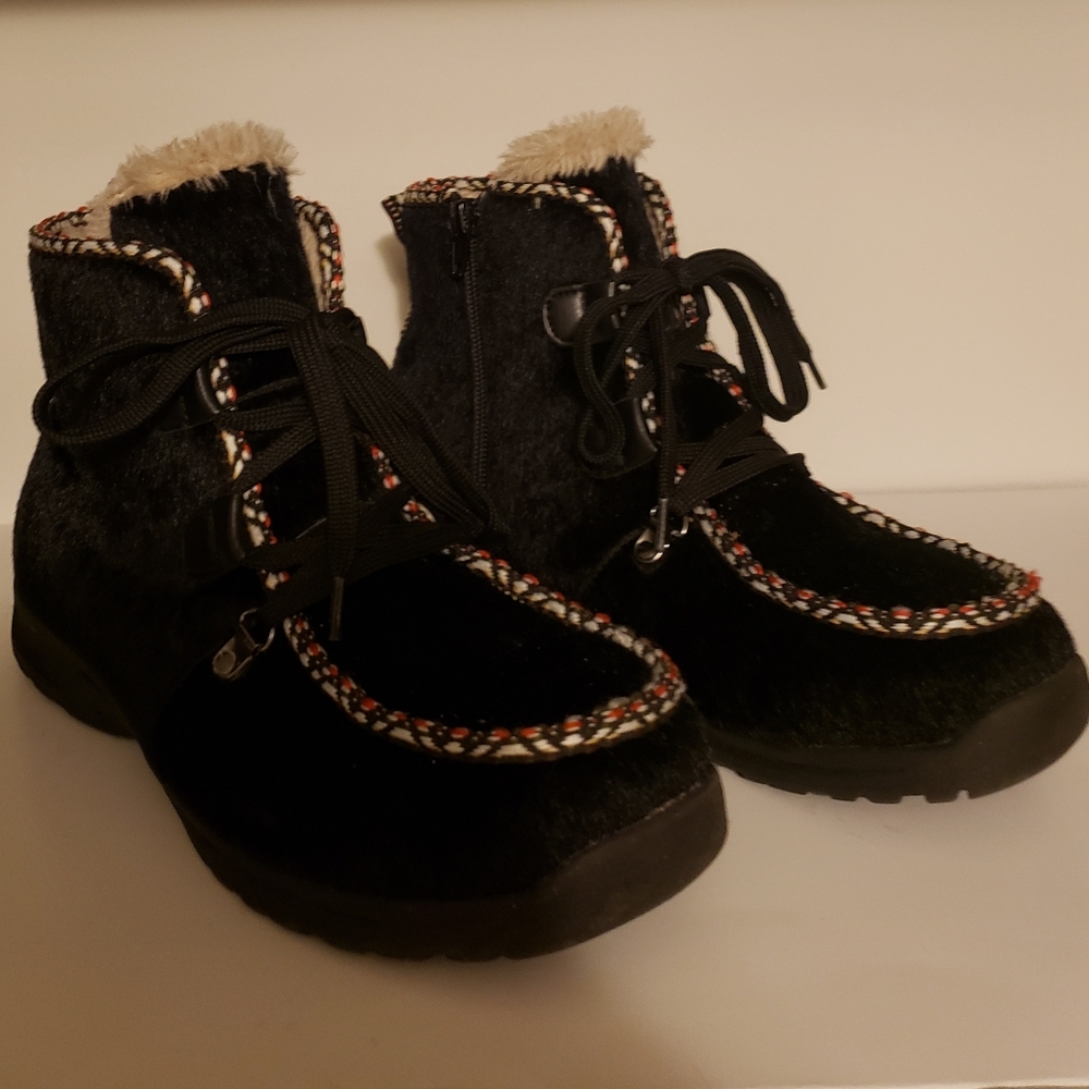 Confortview Faux Calf Hair Ankle Boots - Women's Size 8.5
